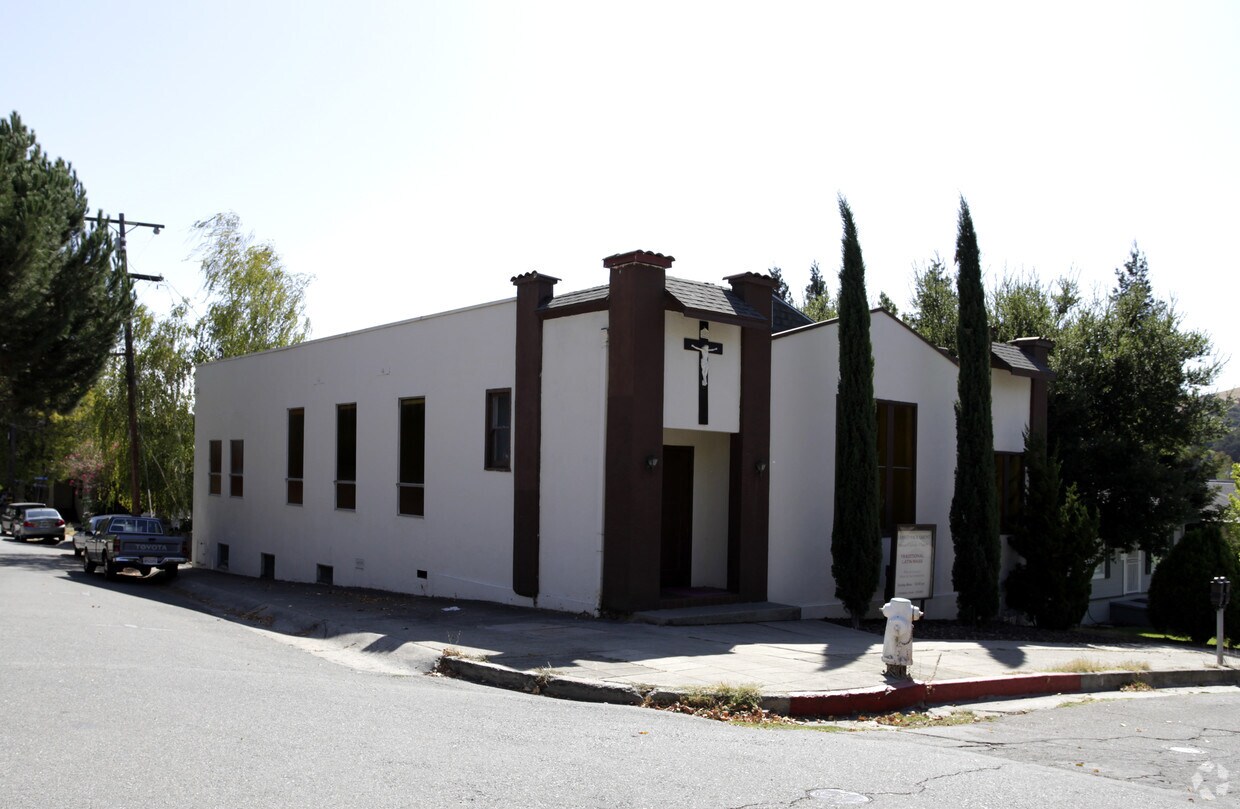 Primary Photo - 1202-1212 Willow St