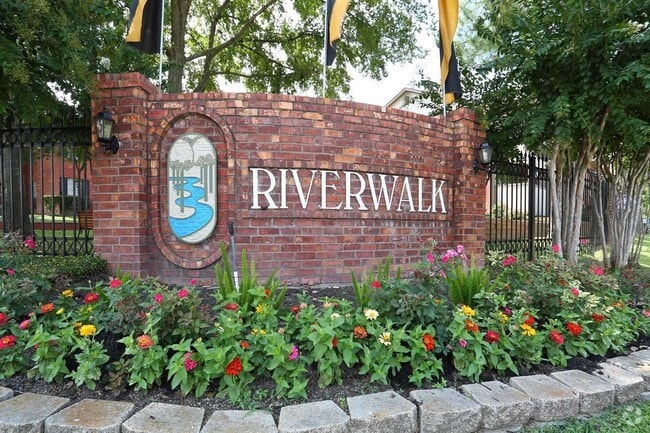 Building Photo - Riverwalk