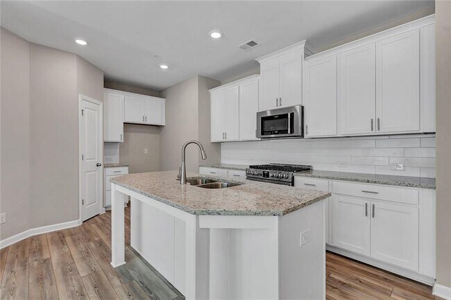 Building Photo - 1376 Elderwood Way