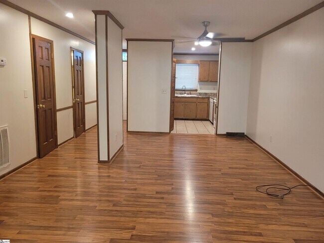 Building Photo - 99 Falcon Crest Dr