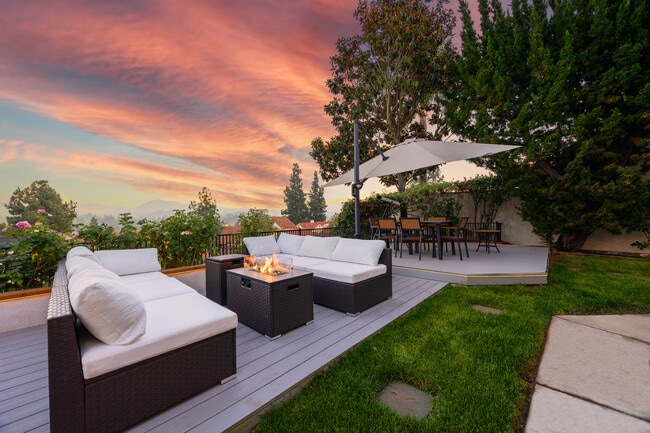 Building Photo - 17645 Rienzi Pl