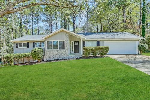 Building Photo - 530 Valley Woods Cir SE