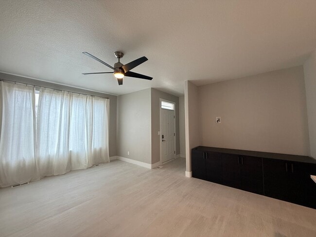 Building Photo - Modern Edgewater Condo Near Sloan’s Lake