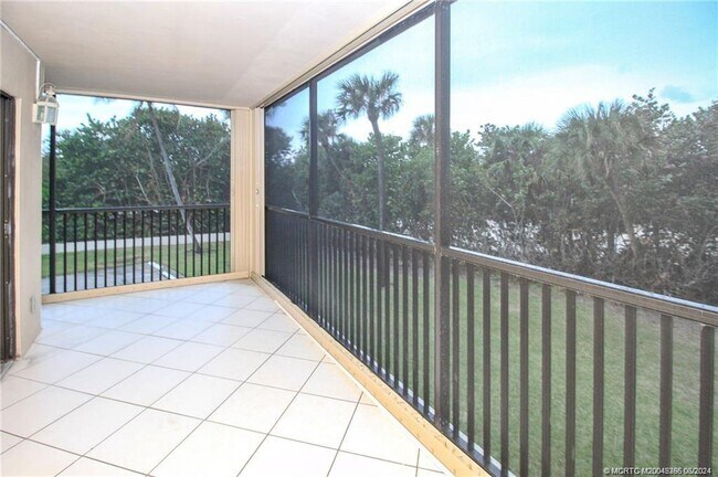 Building Photo - 2641 NE Ocean Blvd