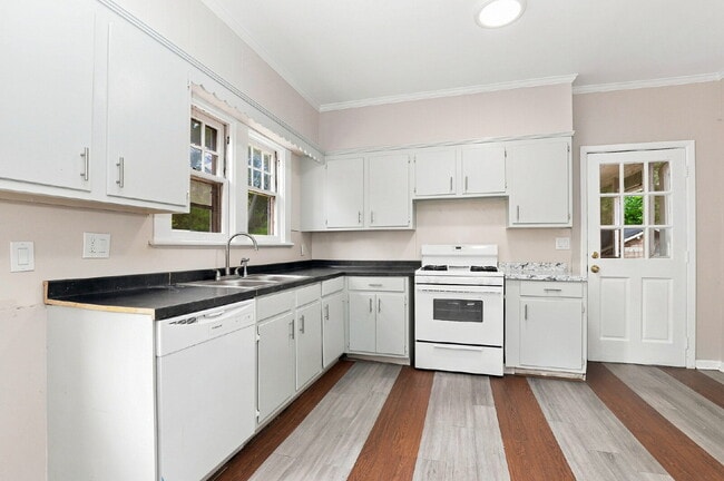 Building Photo - 1602 Walker Ave