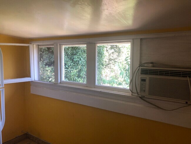 Foto del edificio - 6142 Oak Ave