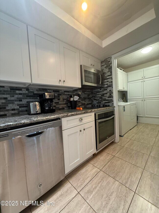 Building Photo - 5650 A1A S