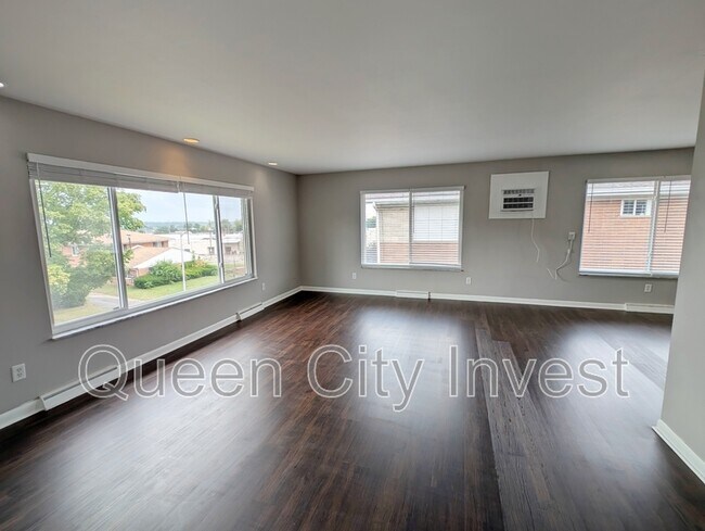 Building Photo - 110 Cromwell Pl