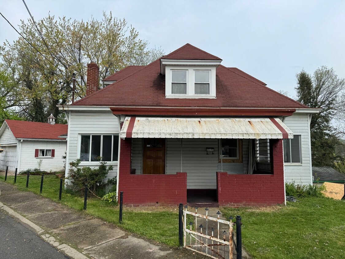 Primary Photo - Spacious Retreat: Rent Your Newly Renovate...