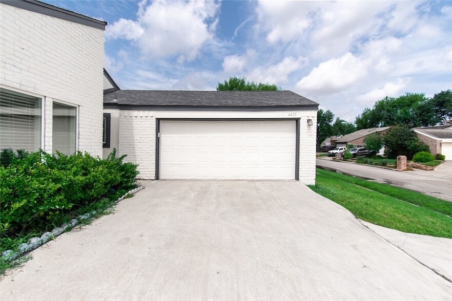 Photo - 6423 Coachwood Drive Unit