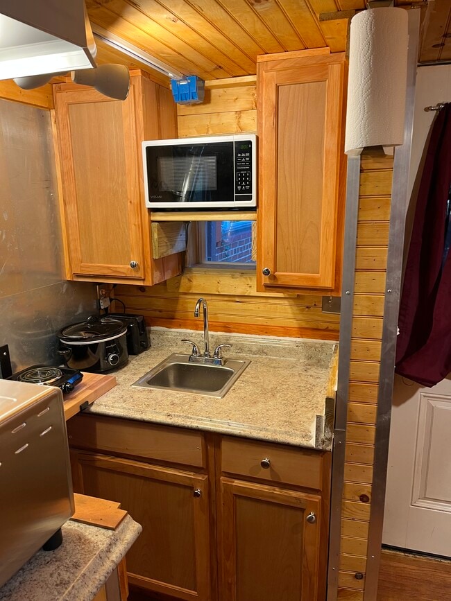 Foto del edificio - 142 Webster St NE