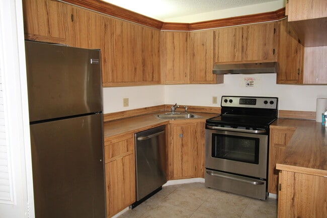 Building Photo - 4703  Sable Pine Circle C2 West Palm Beach...