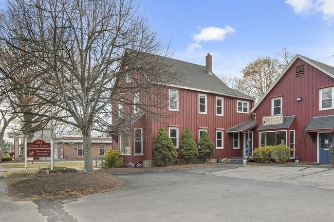Building Photo - 294 Great Rd