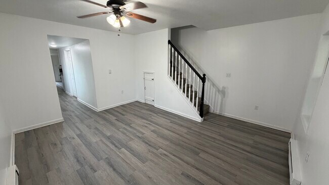 Foto del edificio - 55 Schoolhouse Ln