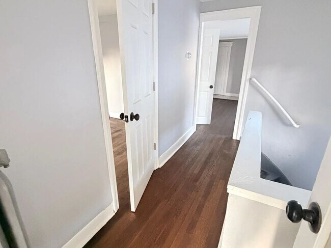 Building Photo - 10 Batter Terrace