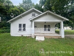 Building Photo - 2209 Railroad Ave
