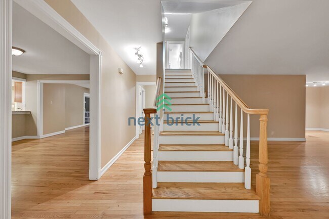 Foto del edificio - Stunning Bellevue Home for Rent