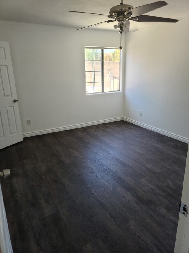 Building Photo - 1321 S Platinum Ct