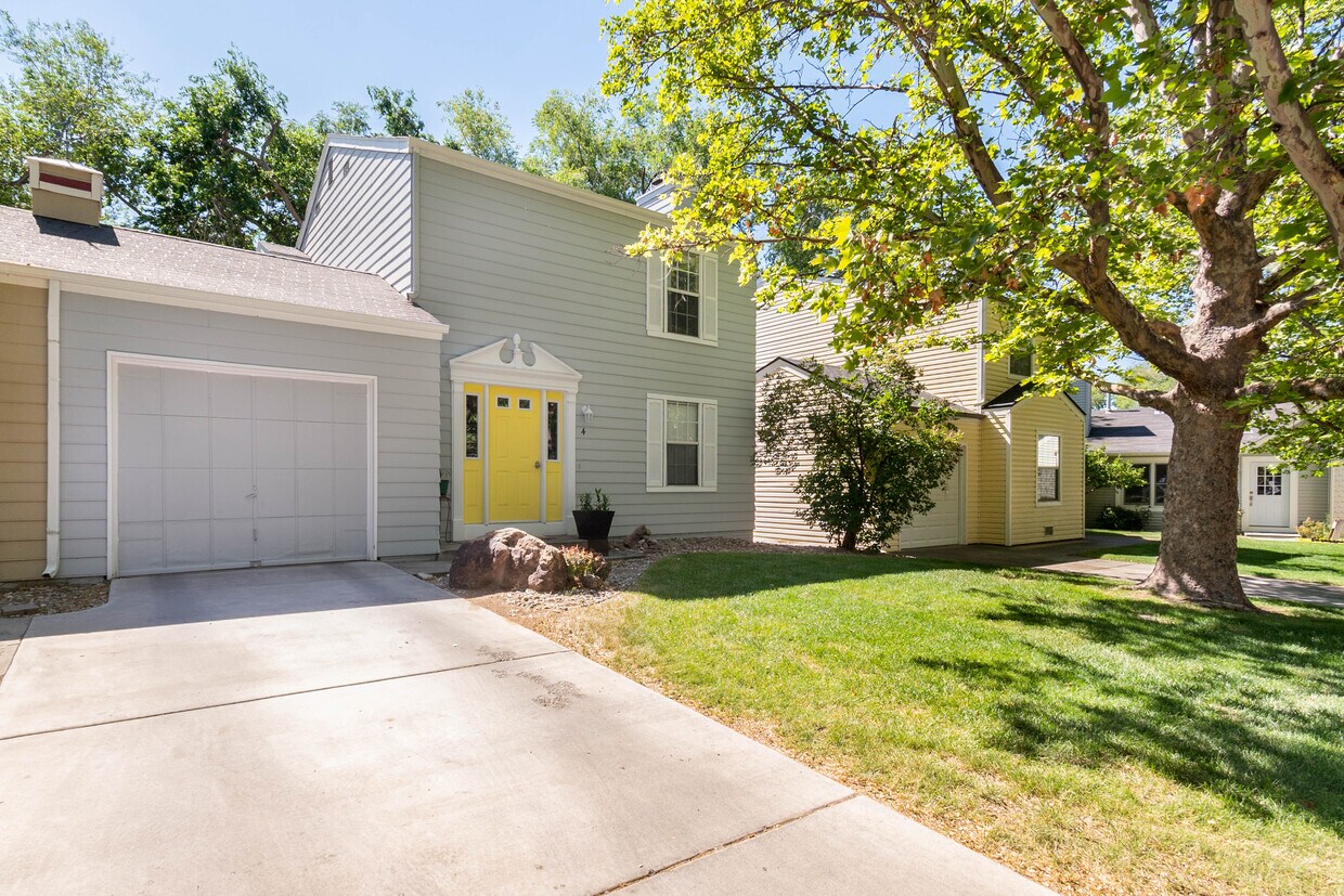 Attached Garage - 4 Chablis Ct