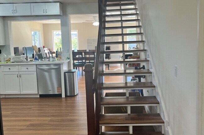 Foto del edificio - 14823 Maywood Dr