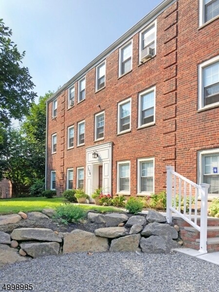 Foto del edificio - 378 Claremont Ave