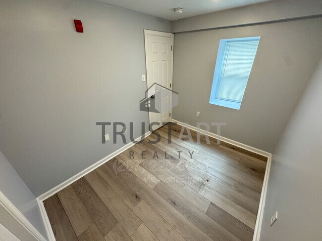 Foto del edificio - 5448 Springfield Ave