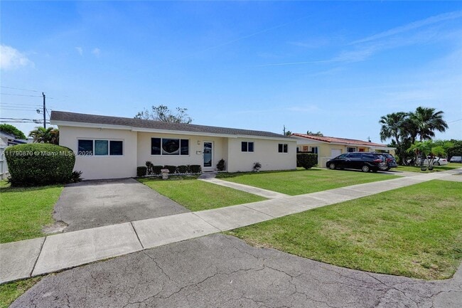 Building Photo - 5811 SW 95th Ct