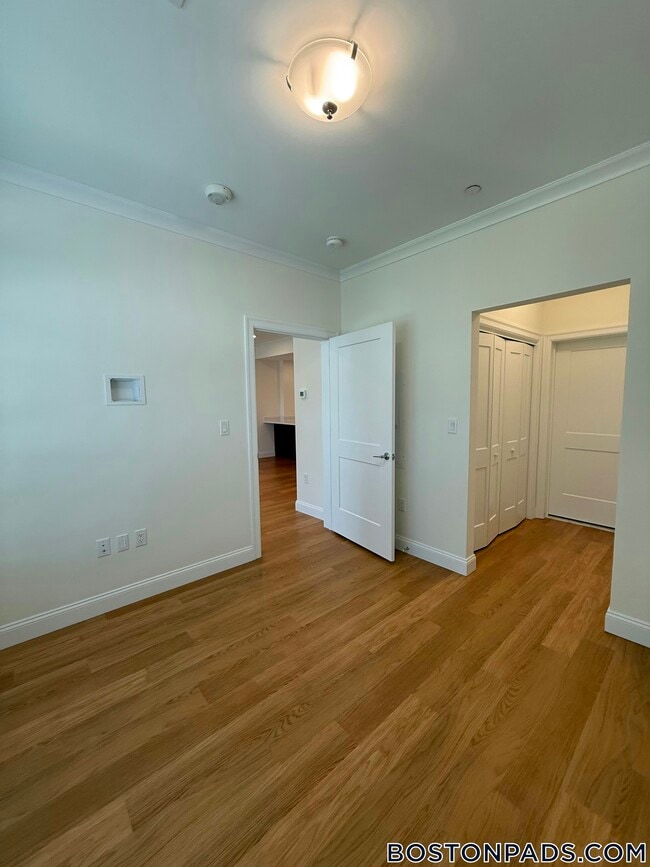 Foto del edificio - 120 Gerry Rd