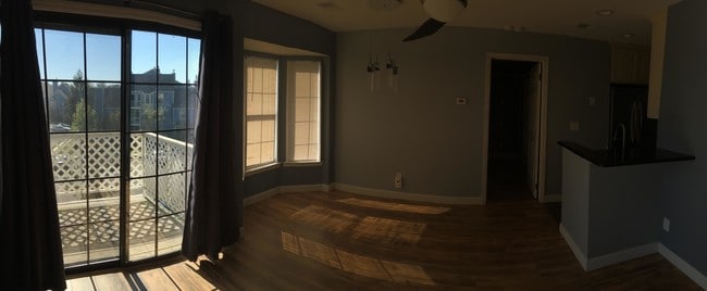 Foto del edificio - 402 Carhart Ct