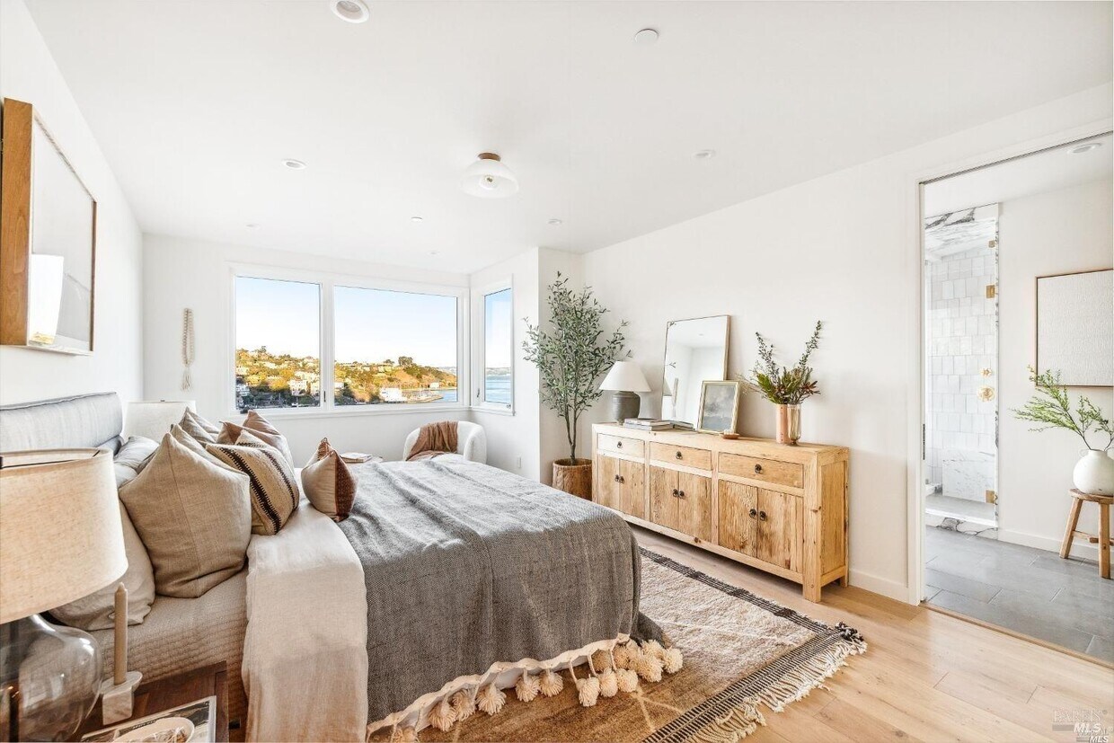 Foto principal - 278 Bayview Ave