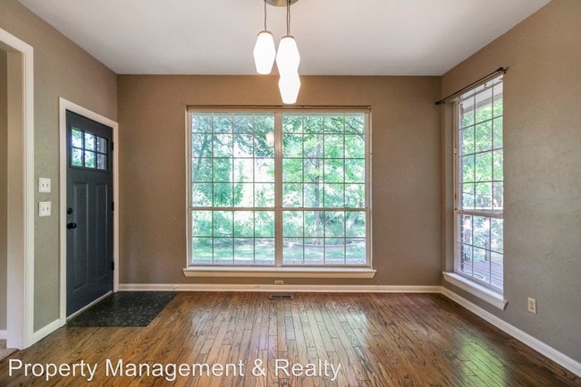 Foto del edificio - 4 br, 3.5 bath House - 1116 Fox Lake Ln