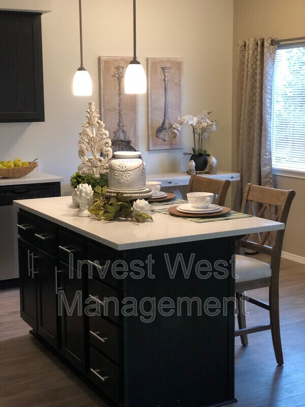 Building Photo - 2300 Main St