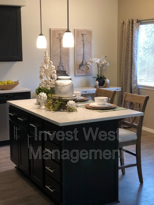 Building Photo - 2300 Main St