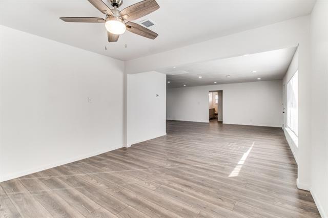 Foto del edificio - 215 W Taylor St