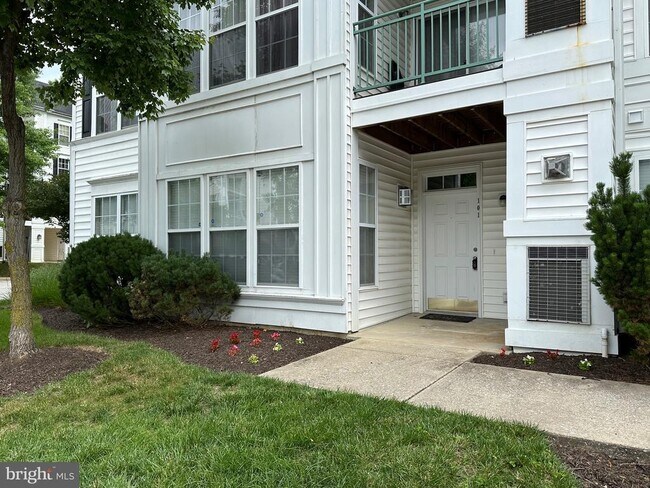 Foto del edificio - 15618 Everglade Ln