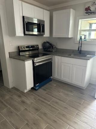 Foto del edificio - 9921 Vaughn St