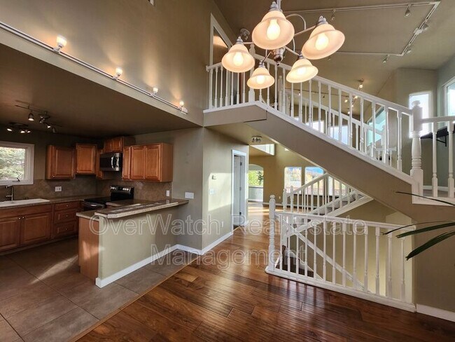 Building Photo - 2435 Clements Dr