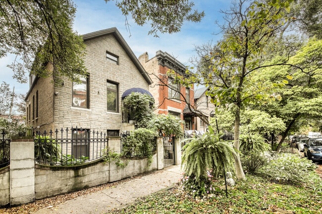 Building Photo - 1620 N Claremont Ave