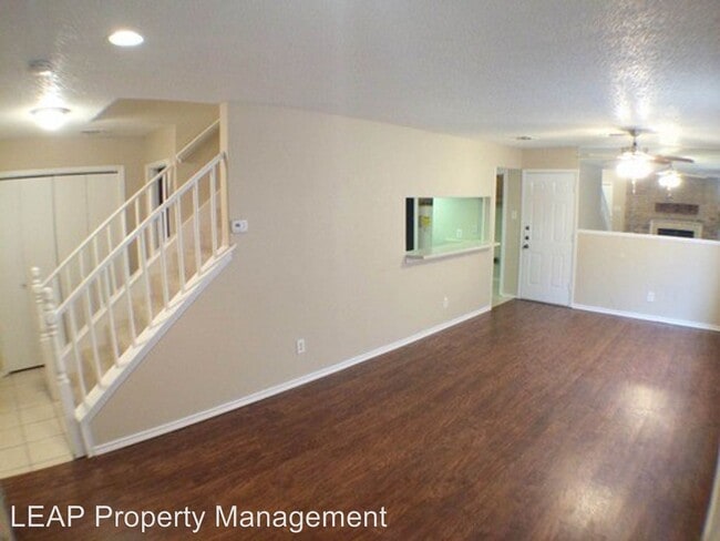 Building Photo - 610 Starlinda Ct