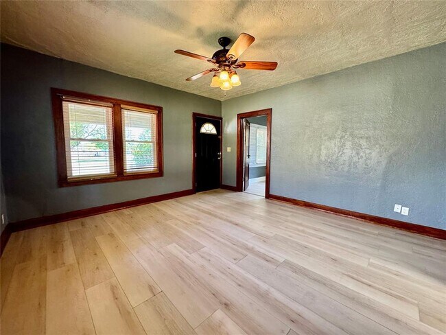 Foto del edificio - 609 N Caddo St