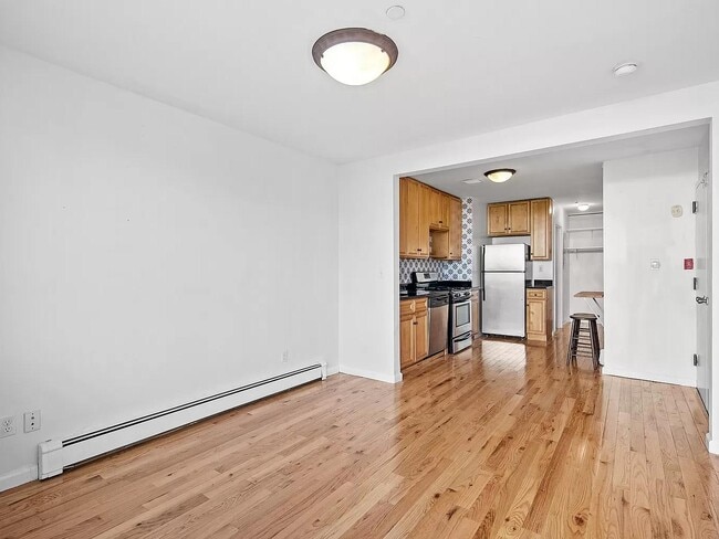 Foto del edificio - 93 Wyckoff Ave