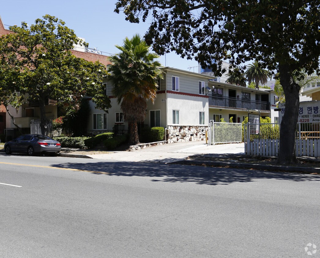 Foto del edificio - 722 S Wilton Pl