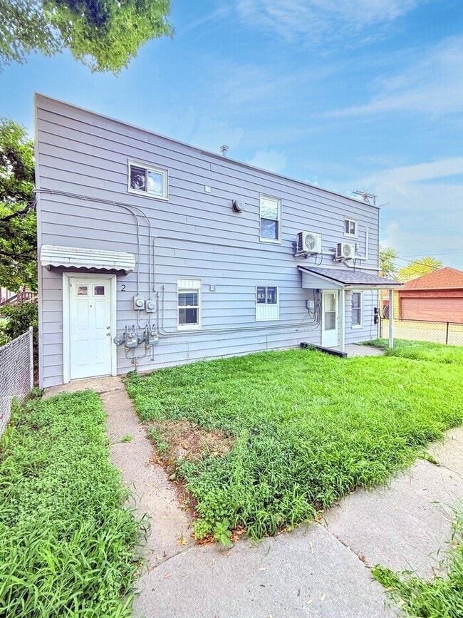 Building Photo - 68 E James St