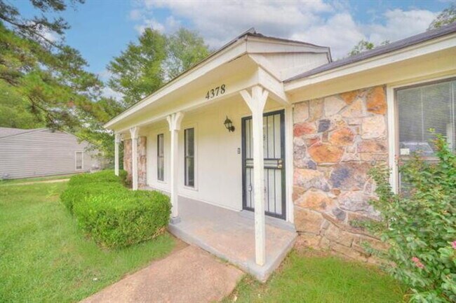 Foto del edificio - 4378 Sherrycrest Cove