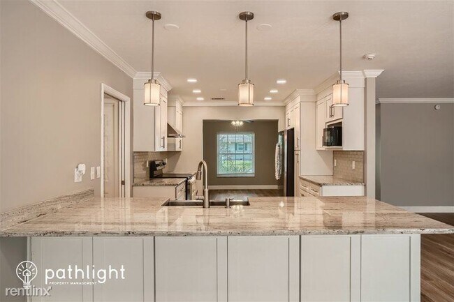 Foto del edificio - 4 br, 2 bath House - 13308 Lake George Lan...