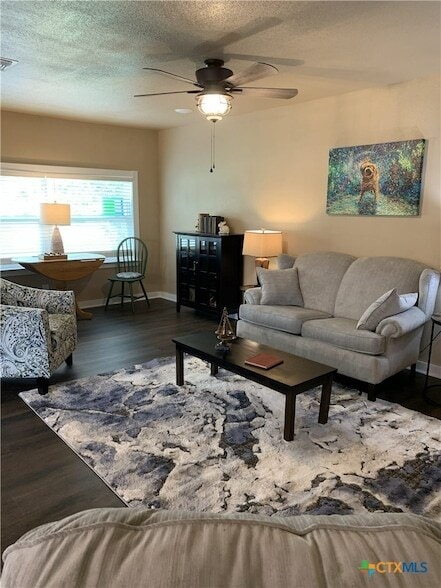 Building Photo - 952 Fannin Loop