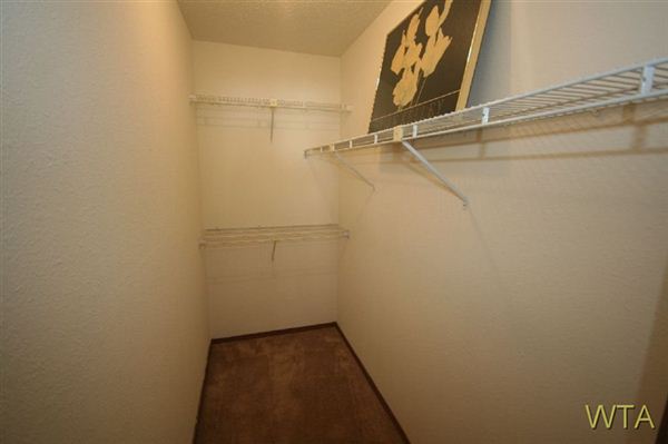 Building Photo - 14100 Thermal Dr