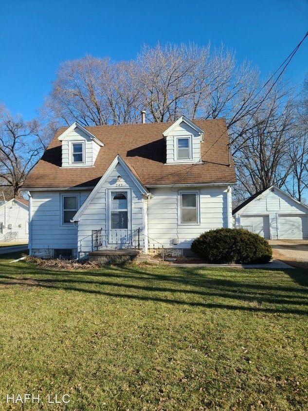 3 br, 1 bath House 243 Grand Blvd House Rental in Evansdale, IA