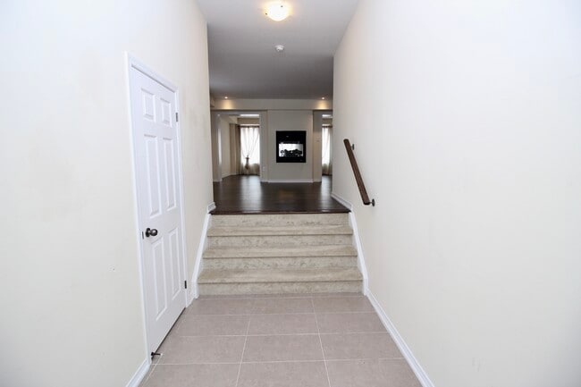 Building Photo - 8444 Elderberry Dr