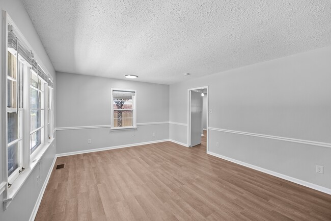 Building Photo - 69 Ridgeview Dr